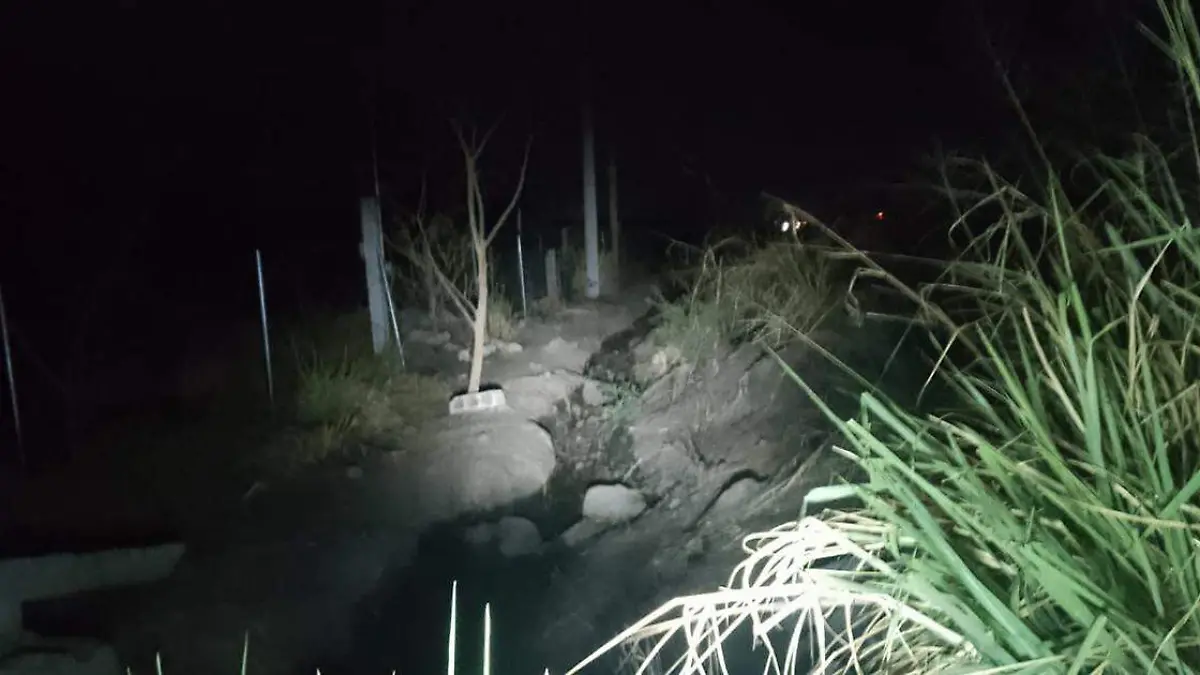 Hallan cuerpo de hombre de la tercera edad en barranca de Huaquechula